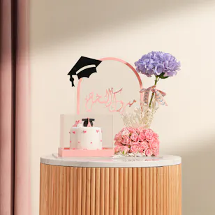 Floward Graduation Pink Cake | Stunning Flowers 