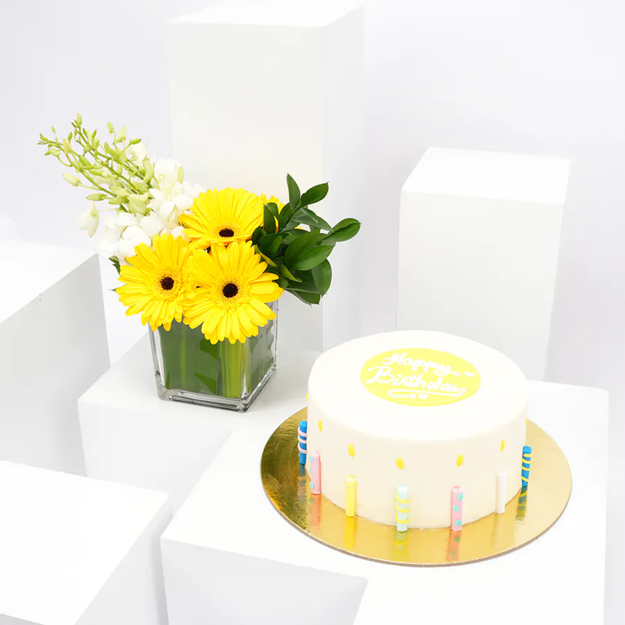Helen's Birthday Cake | Delightful Vase 2