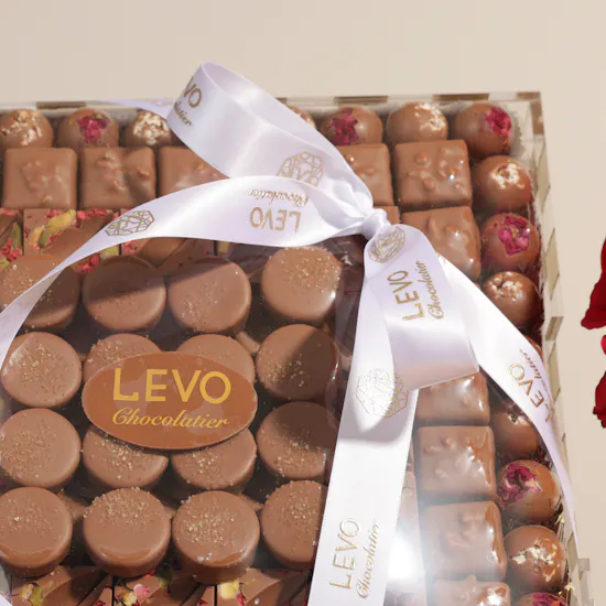 Levo Chocolate Box | Fragrant Flowers Box
