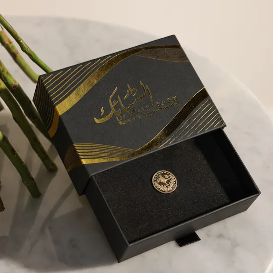 Dar Al Sabaek Gold Half Lera | Red Baby Roses Bouquet
