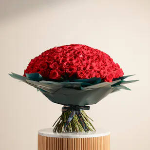 Love Red Flowers Bouquet | 250 Flowers 