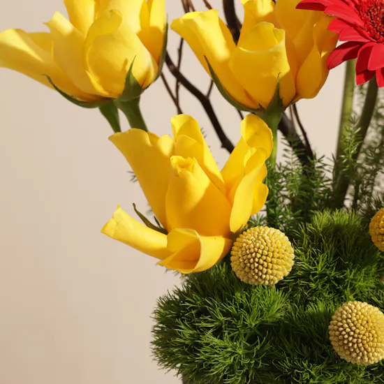 مزهرية زهور عطر الغصون