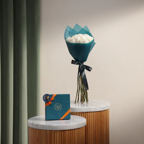 Venchi Murrine Gianduiotto Blue Gift Box | Soft Serenity Flowers