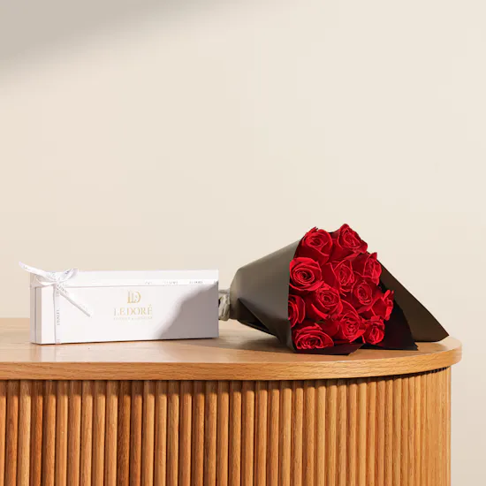 Le Doré Small Chocolate Gift Box | Classical Red Roses Bouquet