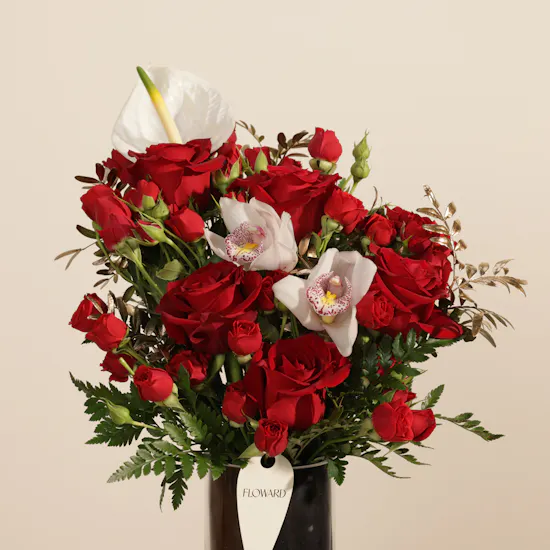 Striking Red Beauty Flower Vase