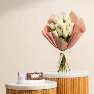 Fleur Best Mom Ever Chocolate Bar | Soft Blush Flowers