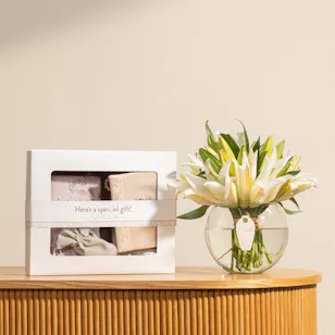 Urban Rugs Roses Islamic Gift Box | Bloom Magic Flowers Urban Rugs Roses Islamic Gift Box | Bloom Magic Flowers
