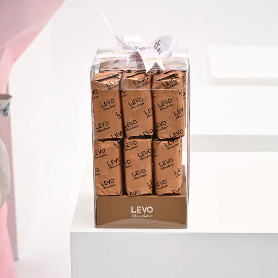 graduation hand bouquet with Levo chocolate  4