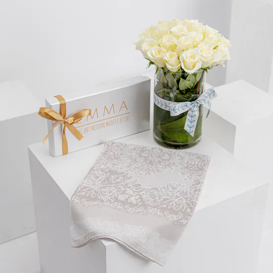 Emma French Lace Scarf | White Roses
