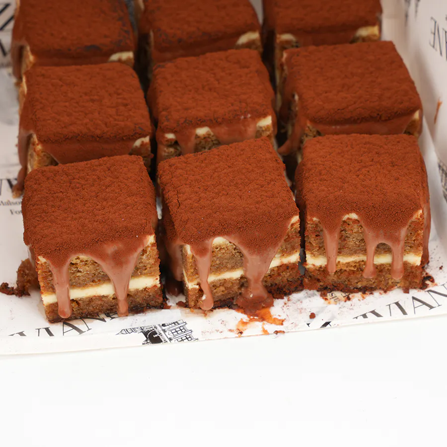 Laviviane Tiramisu Bites | Red Bouquet 5