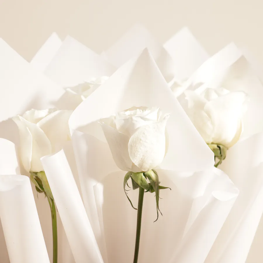 Floward Essence of Heritage Chocolate and White Rose Favor Basket 4