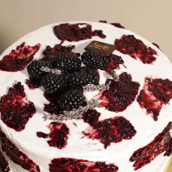Sucre De Nada Blackberry and Lavender Cake