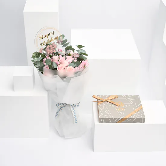 Levo Chocolate Box | Wedding Blooms