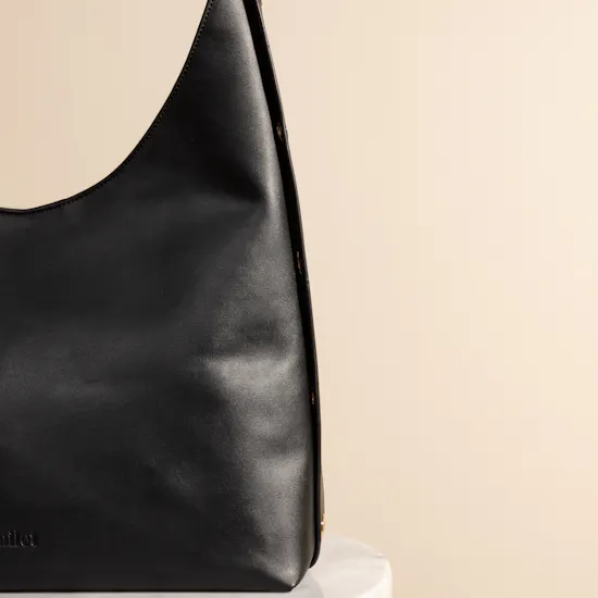 Minilet Black Leather Bag With Eyelets