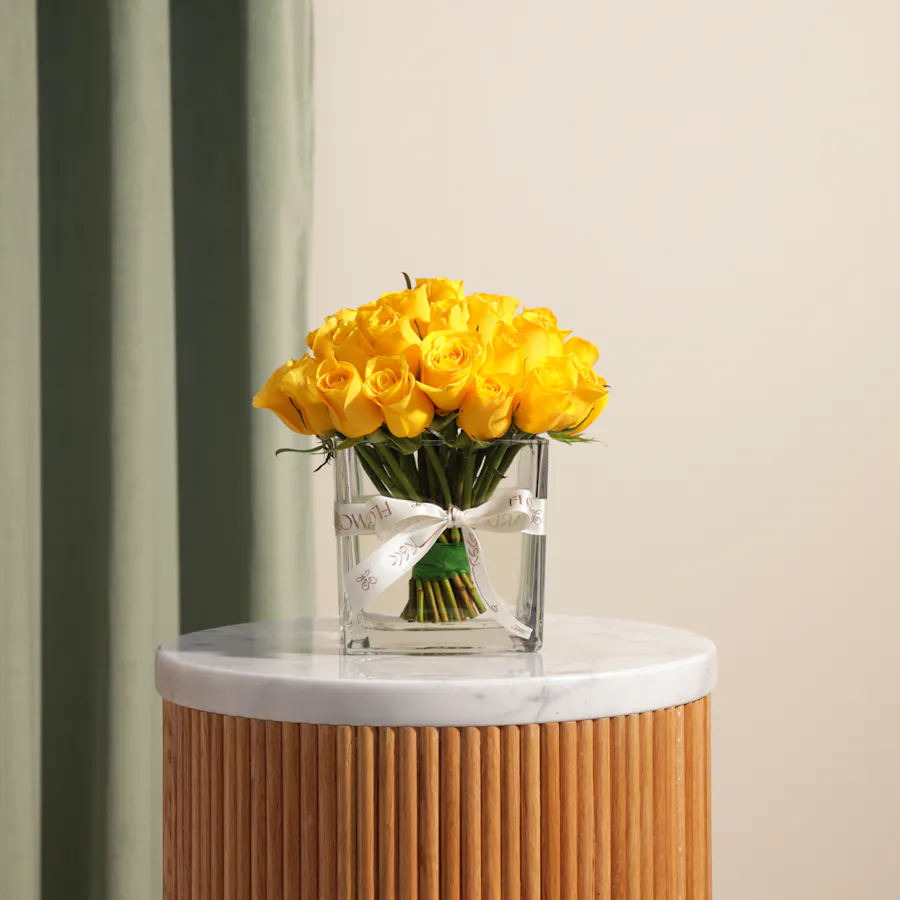 Golden Harmony Vase | 35 Roses 6