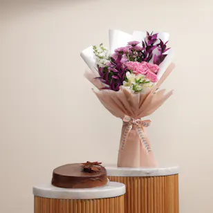 Floward Ganash Cake | Pink Petals Floward Ganash Cake | Pink Petals