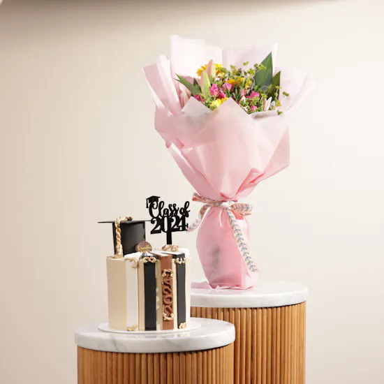 Crumbles Bakery Graduation Cake | Beautiful Flowers
