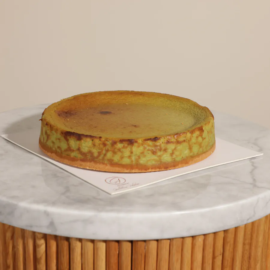 Patisserie By Guillermo Palomo Pistachio Cheesecake | Royal White Roses Vase  2