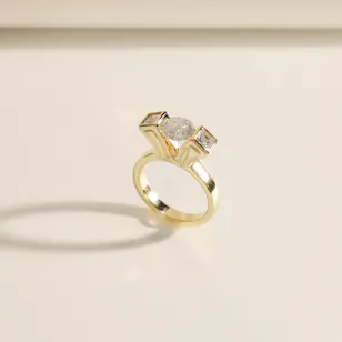 Floward Golden Diamond Moissanite Ring | Size 7