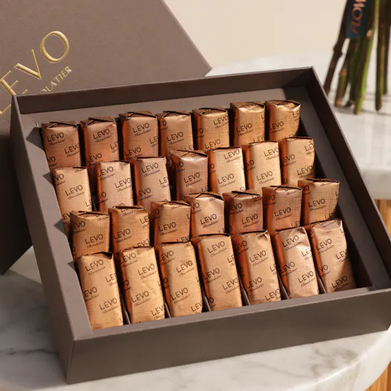 Levo Crepe Dentelle Medium Chocolate Box | Father's Day Flower Bouquet
