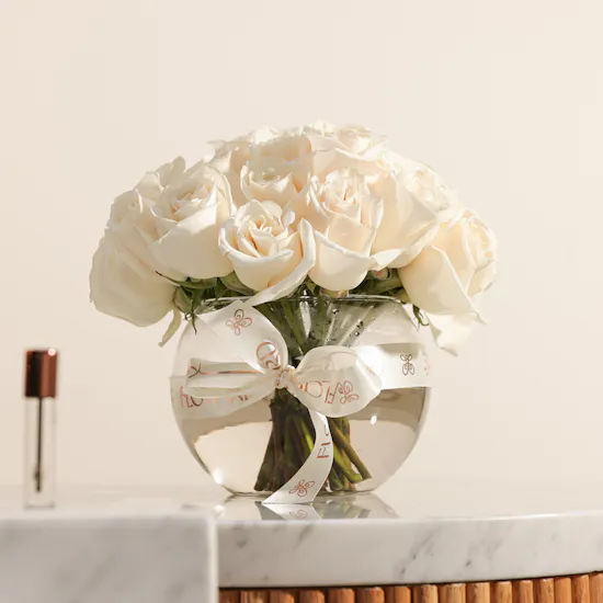 Abdul Samad Al Qurashi Elite Agarwood Oil Collection | White Roses Vase