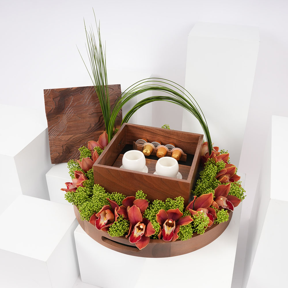 طقم قهوة من شركة حرف السعودية | السمبيديوم البرتقالي