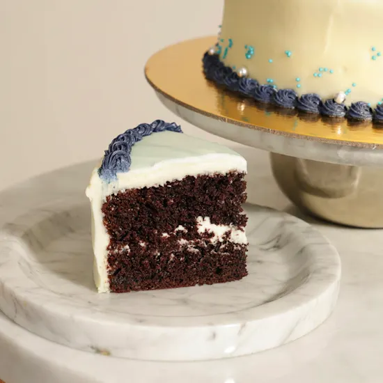 Floward Personalized Photo Chocolate Blue Cake