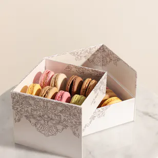 Ladurée Macarons Box | 16 Pieces Ladurée Macarons Box | 16 Pieces