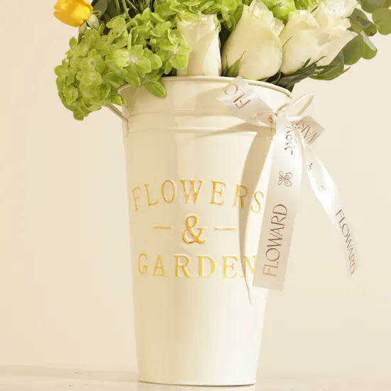 Garden Paradise Flower Vase