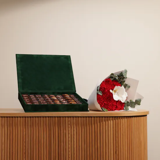 Fuala Velvet Chocolate Box | Red Carnation