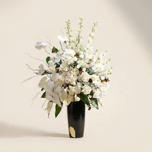 Snowy Charm Flower Vase