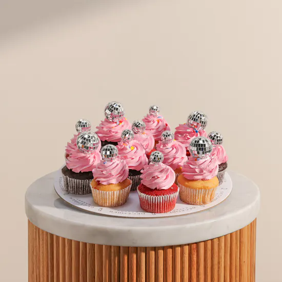 December Cake Cheerful Cupcakes