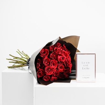 La Vie Est Belle | 25 Red Roses