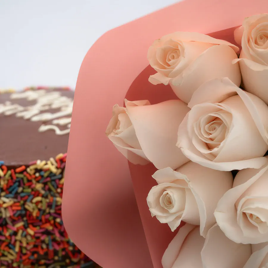 Sucre De Nada Birthday Cake | White Roses 6