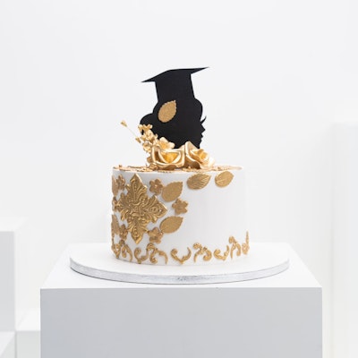 Gold Graduation Cake - Mister Baker