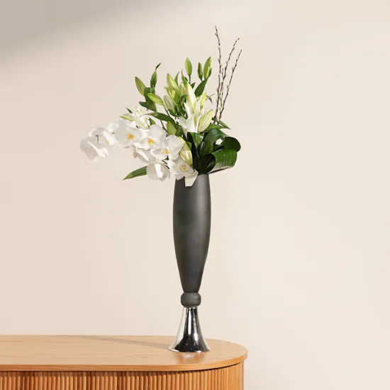 Radiant White Elegance Flower Vase