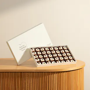 Floward Graduation Chocolate Box
