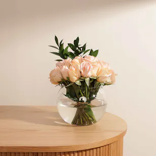 Astounding Peach Roses Vase