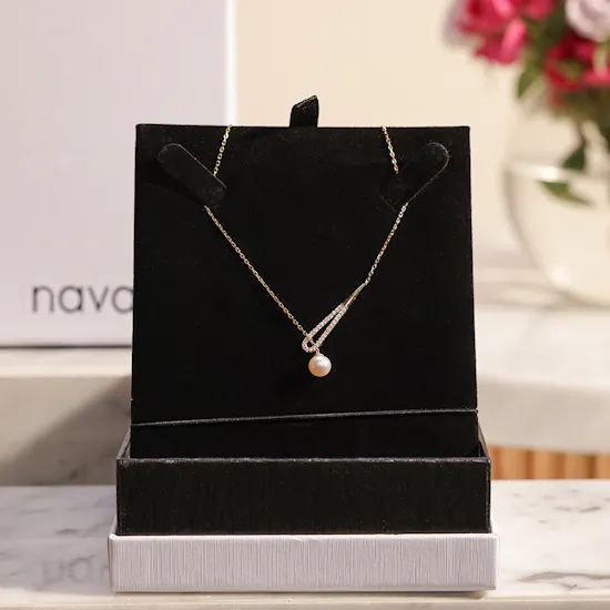 Nava Luxury Necklace | Charming Flowers