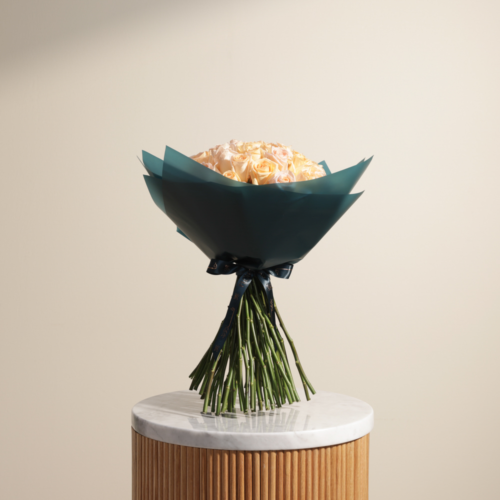 باقة جوري برتقالي فاتح مشرقة 