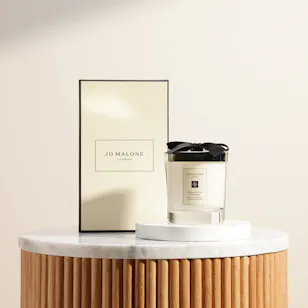 Jo Malone English Pear and Freesia Scented Candle Jo Malone English Pear and Freesia Scented Candle