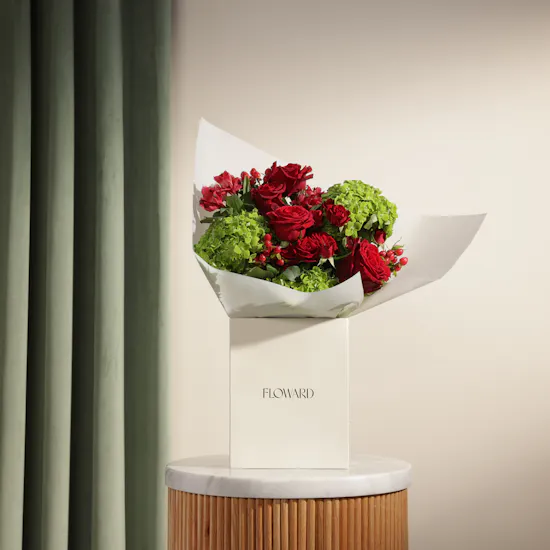 Red Dreams Flower Bouquet