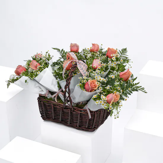 Lovely Flower Favors Basket
