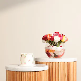 Noon Sweets Mon Chéri Cake | Lovely Flowers