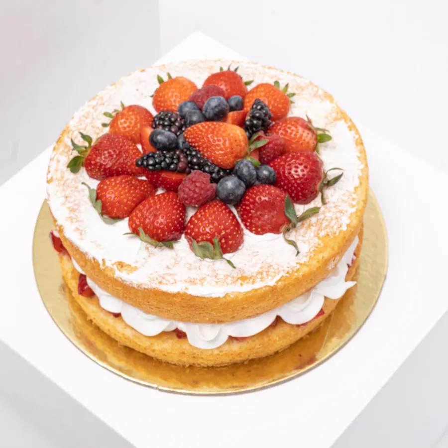 Sucre de Nada Cake with Red Roses 1