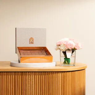 Fahda Classic Caramel Big Box | Pink Flowers 