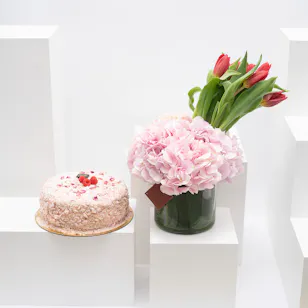 Sucre de Nada La vie En De Rose Cake | Flowers