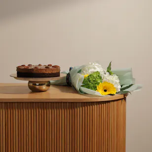 Helen's bakery Galaxy and Pecan Cake | Beautiful Flowers Bouquet