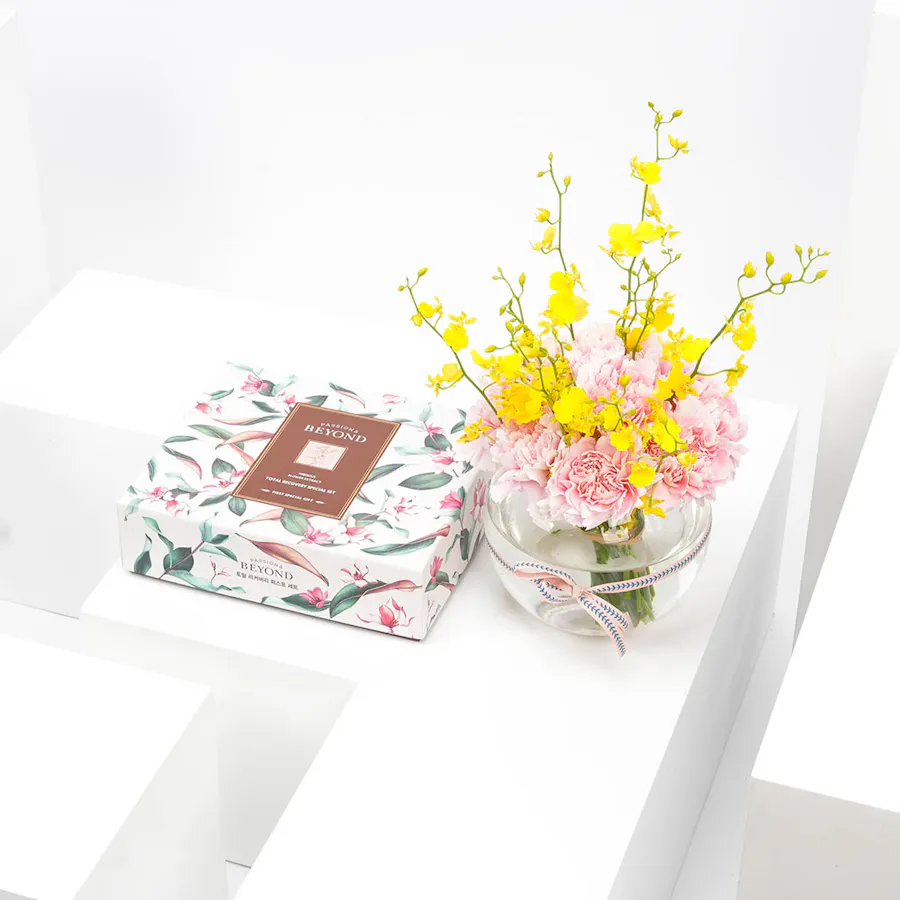Beyond Set with Carnation Vase 2