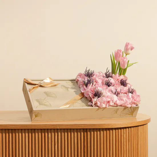 Levo Beige Chocolate Box | Cheerful Flowers